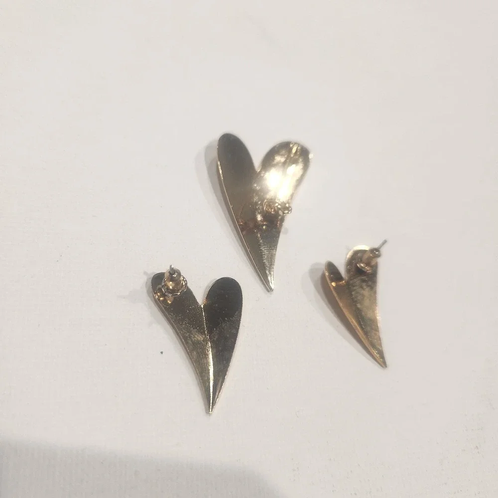 Gold Tone Heart Shape Pin Brooch‎ and Matching Earrings Set